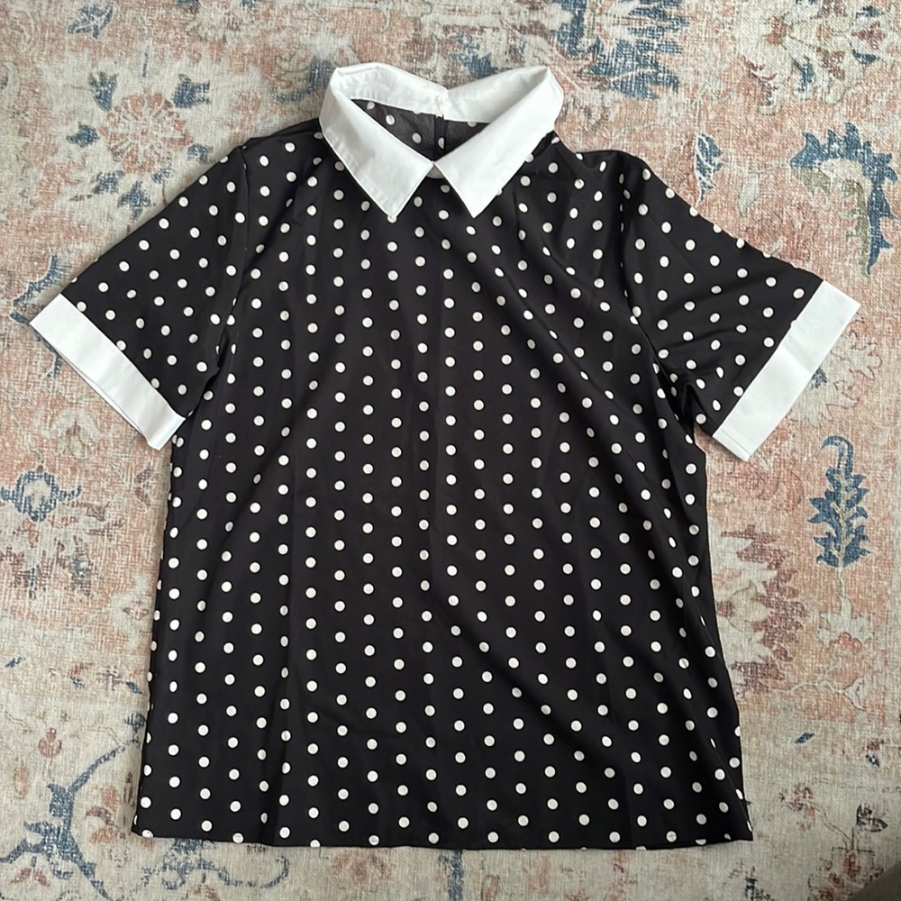 SHEIN women’s size medium polyester polkadotted top.